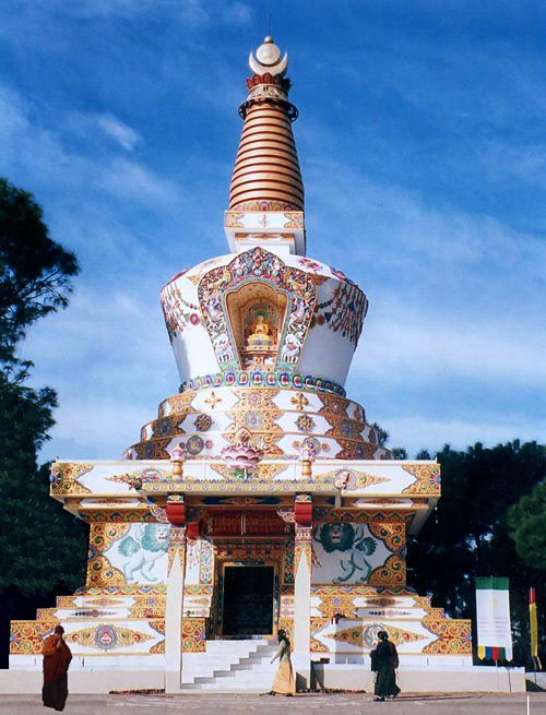 Kyabje Dorzong Rinpoche Stupa